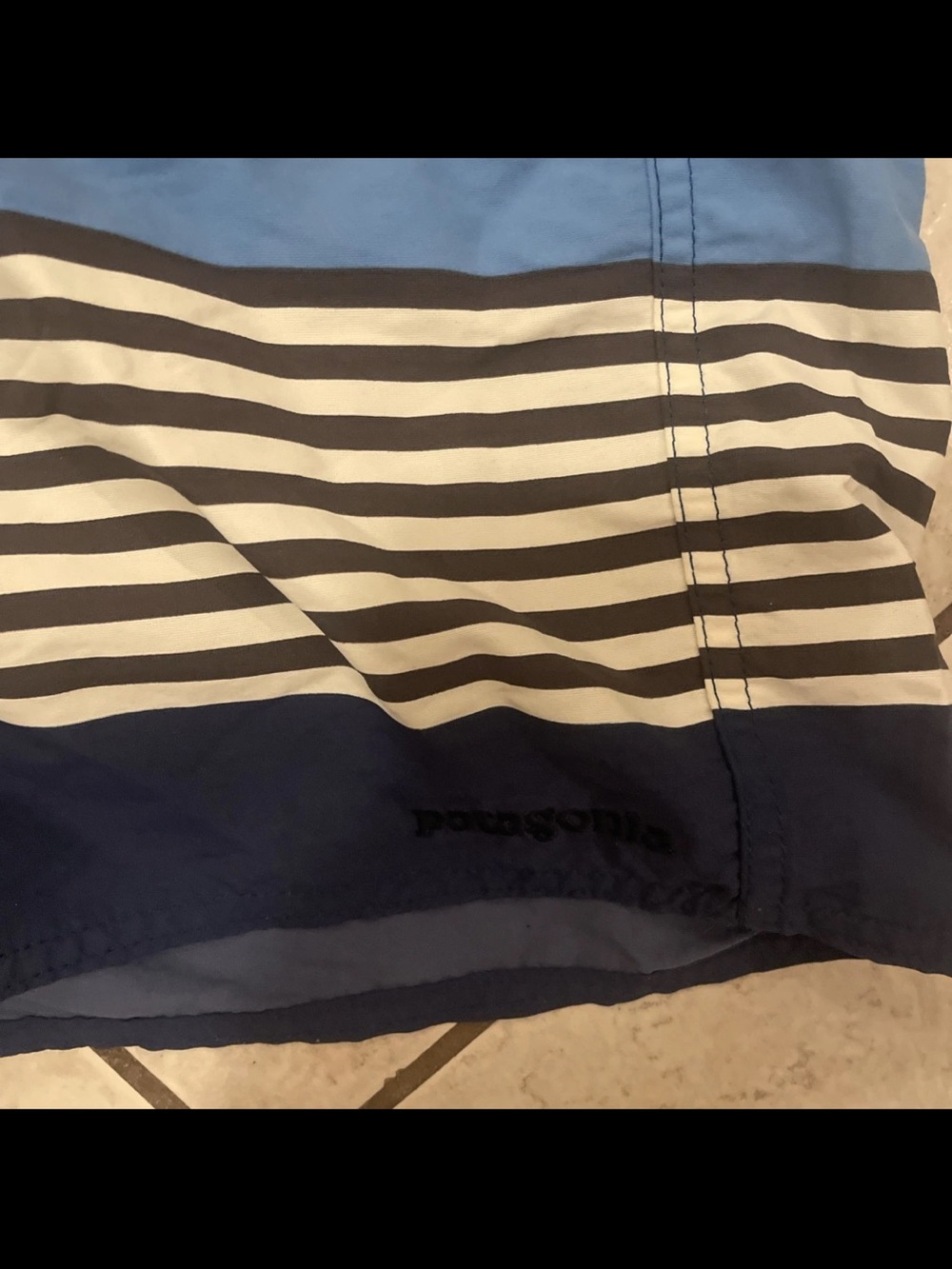 Patagonia wavefarer swin truncks 35 waist - Picture 2 of 4